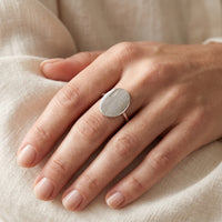 Bague gravée d'une empreinte de truffe – Atelier Ysole, vue 3