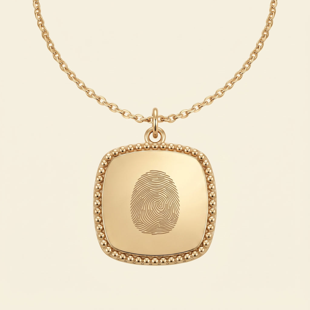 Collier carré perlé gravé d'une empreinte digitale – Atelier Ysole, vue 3