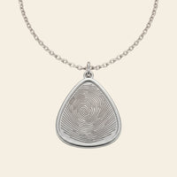 Collier goutte gravé d'une empreinte digitale – Atelier Ysole, vue 2