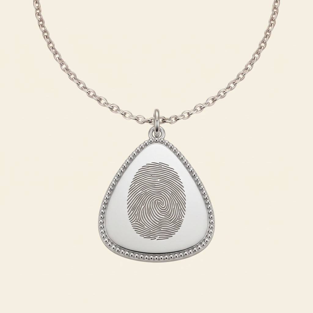 Collier goutte gravé d'une empreinte digitale – Atelier Ysole, vue 4