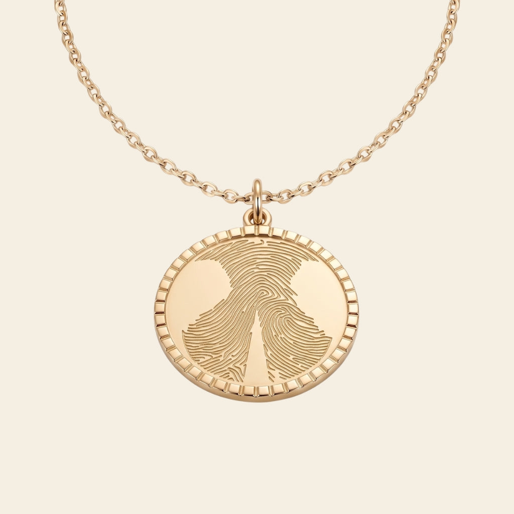 Collier médaille gravé d'une empreinte de truffe – Atelier Ysole